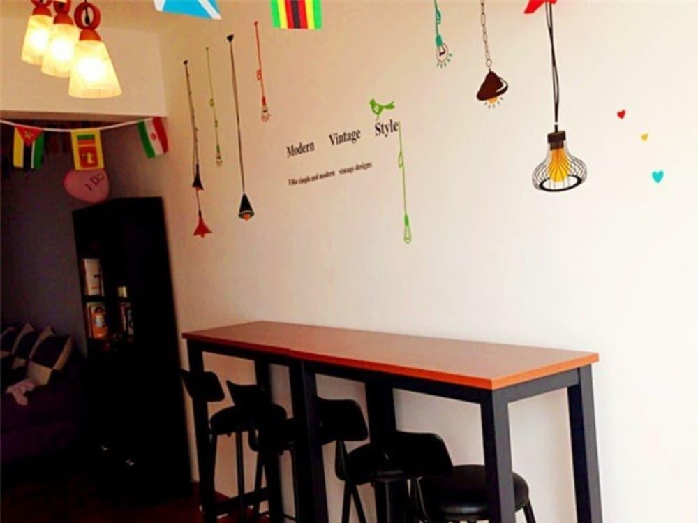Яньтай: YT Sowing Dream Youth Hostel YT Station