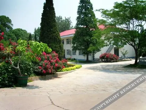 Циньхуандао: Guoziwei Business Beidaihe Sanatorium