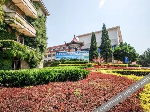 Циньхуандао: Guoziwei Business Beidaihe Sanatorium
