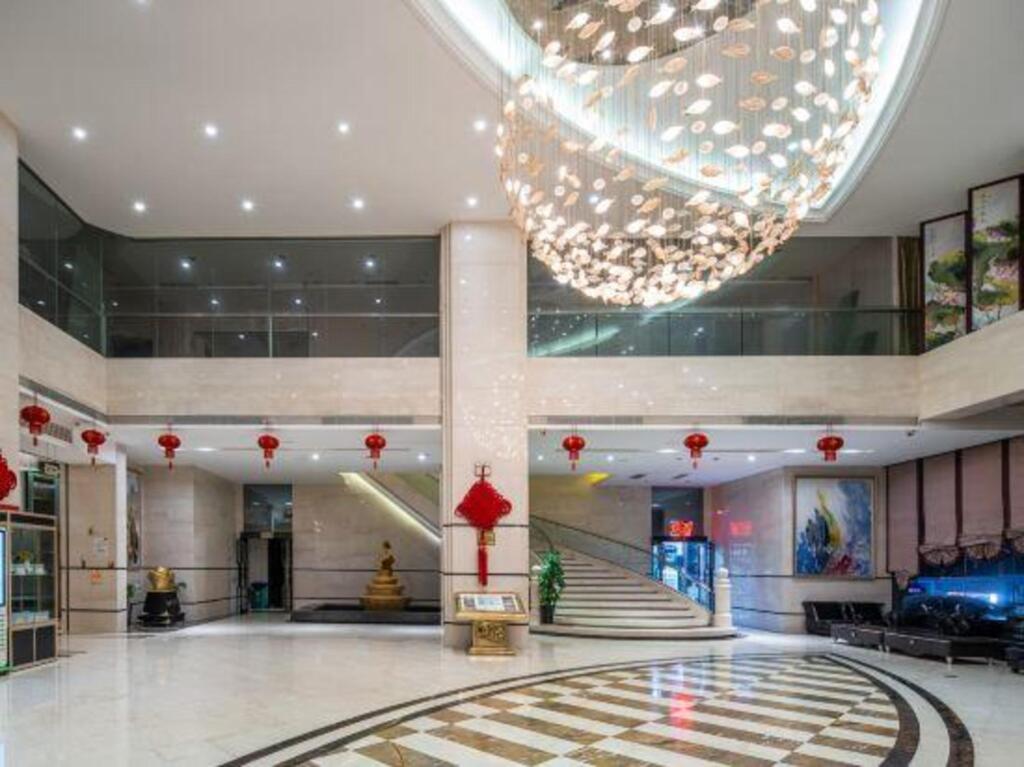 Наньнин: Jinyu Huazun International Hotel