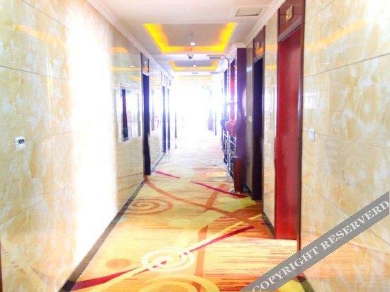 Qingyang: Ziyi Hotel