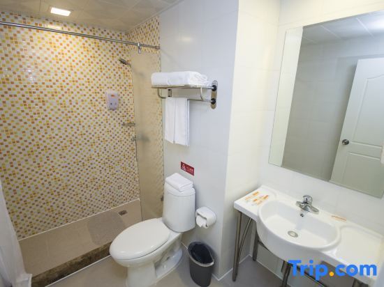 Циньхуандао: Home Inn Qinhuangdao Train Station