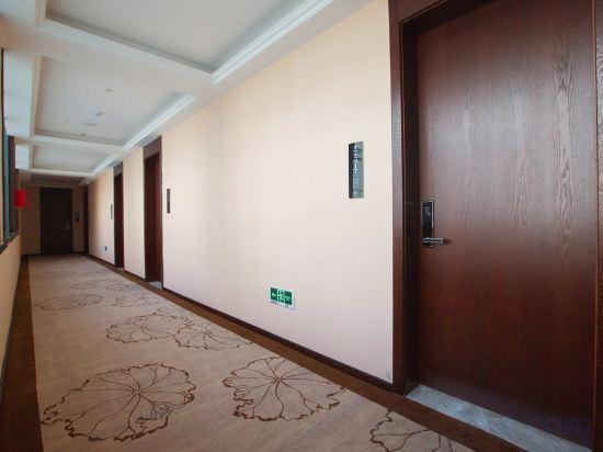 Дунъин: Blue Diamond Hotel