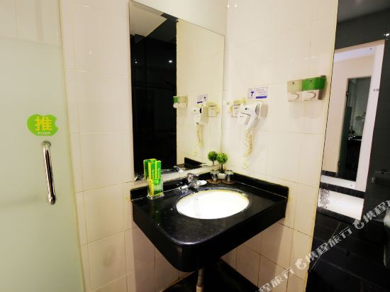 Наньнин: Yester Hotel (Nanning Taoyuan Road Medical University First Affiliated Hospital Branch)