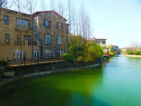 Циндао: Baden Town Hot Spring Villa