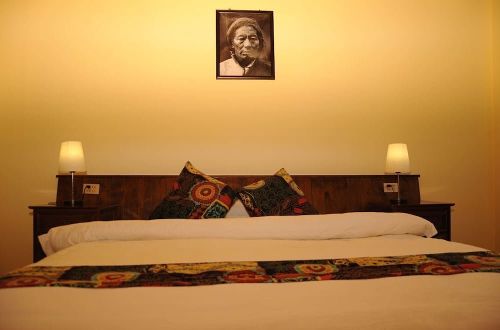 Шангри-Ла: Zangmei Inn