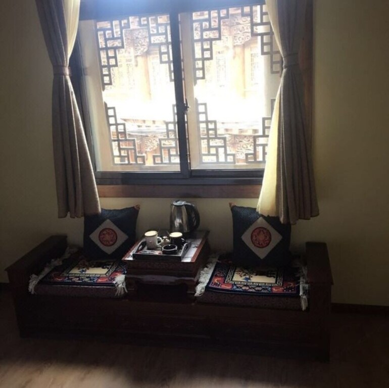 Шангри-Ла: Zangmei Inn
