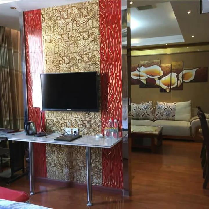 Яань: Century Business Hotel