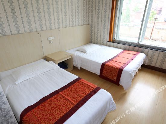 Jinfeng Hotel (Changbaishan Erdao Baihe Town) — фото 1