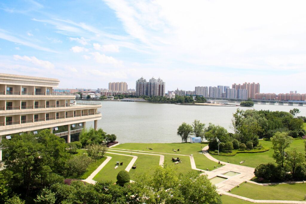 Ухань: Radisson Blu Hotel Wuhan ETD Zone