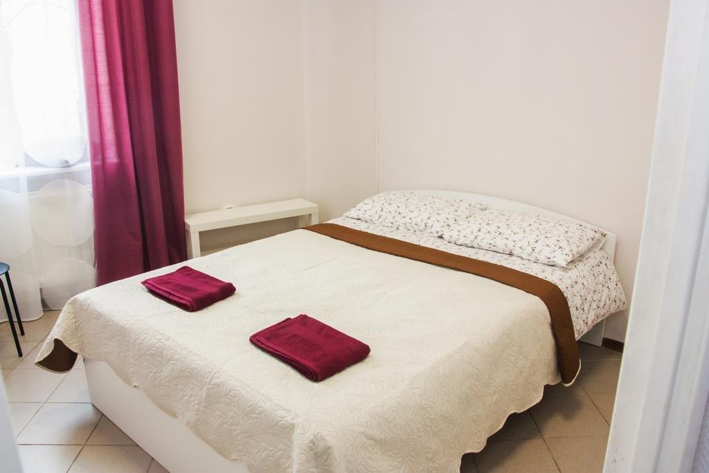Санкт-Петербург: Hostel Feelin na Konyushennoy.