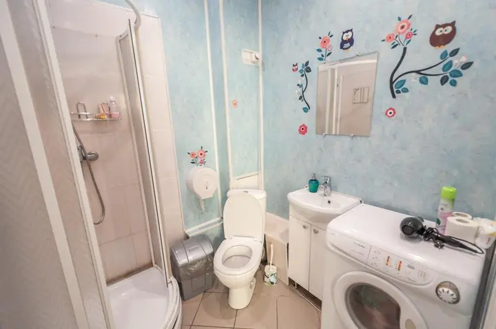 Санкт-Петербург: Hostel Feelin na Konyushennoy.