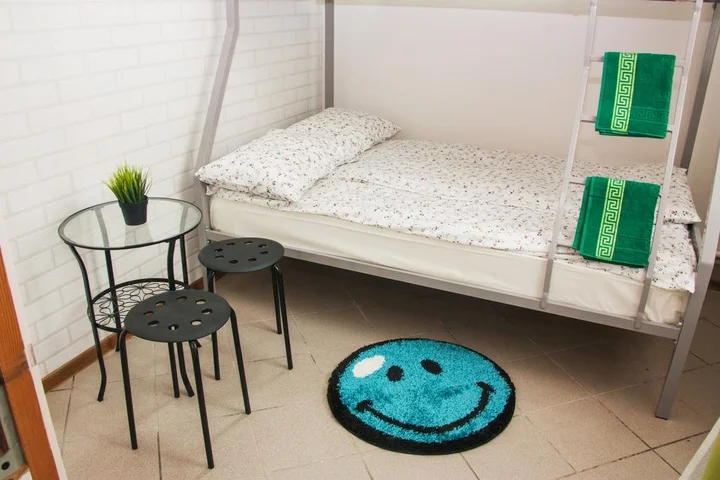 Санкт-Петербург: Hostel Feelin na Konyushennoy.