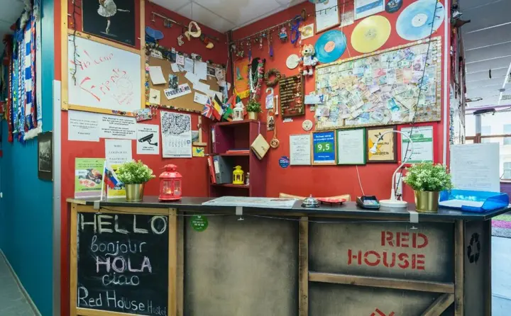 Санкт-Петербург: Red House Hostel