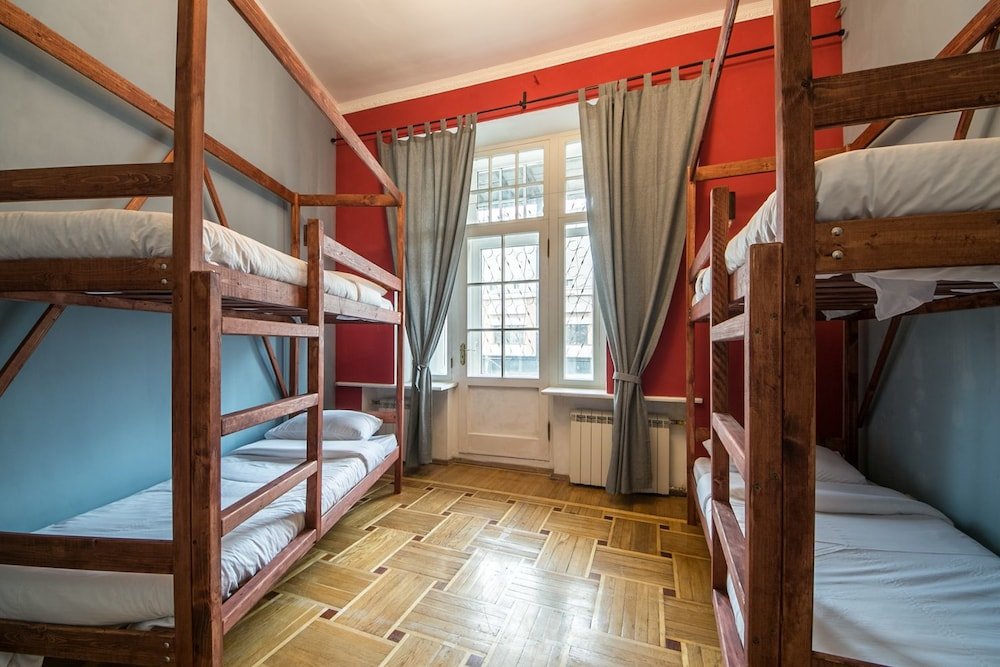 Санкт-Петербург: 12 Hostel
