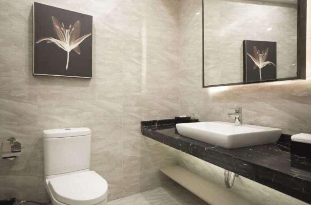 Шэньчжэнь: Shenzhen Bay Emerald Passion Man Hotel
