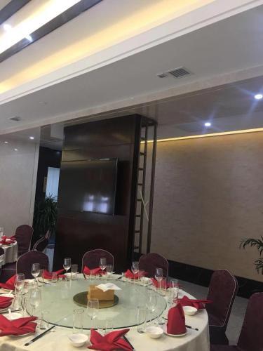 Синьсян: Yun Song Hotel