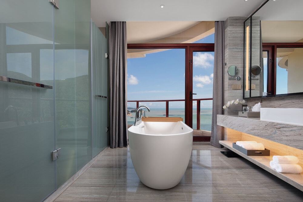 Чжоушань: Crowne Plaza Zhoushan Seaview, an IHG Hotel