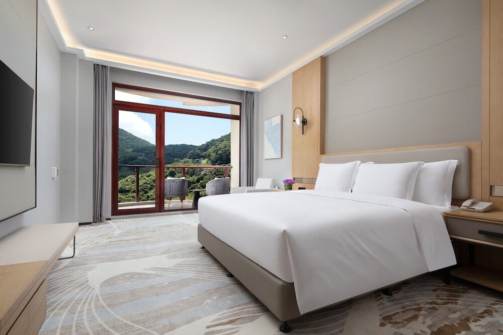 Чжоушань: Crowne Plaza Zhoushan Seaview, an IHG Hotel
