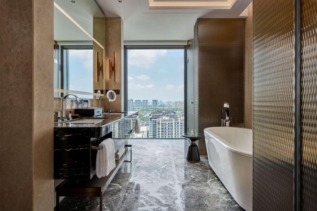 Яньчэн: Hilton Yancheng