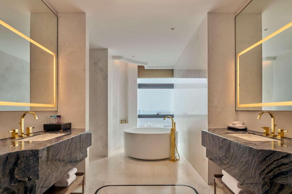 Яньчэн: Hilton Yancheng