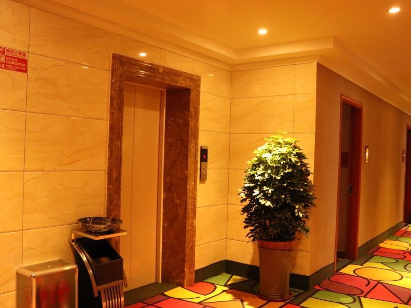 Жичжао: Shell Rizhao Donggang District Bus station Hotel
