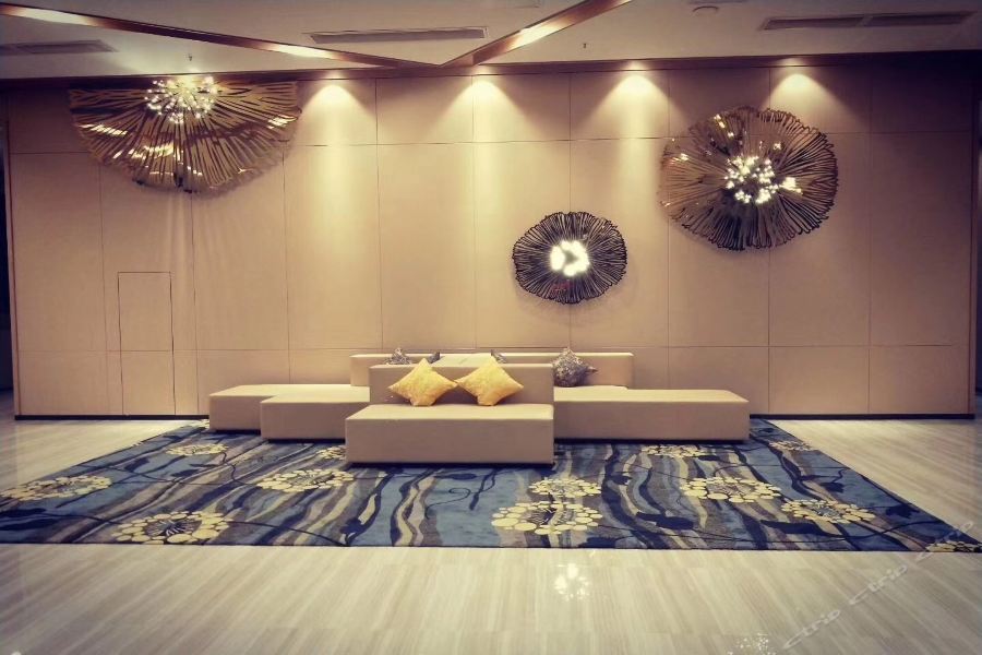 Джиангме: Easco Hotel