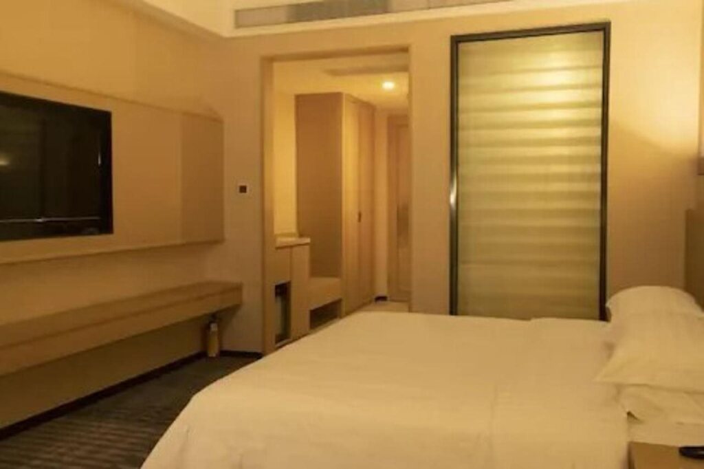 Джиангме: Easco Hotel