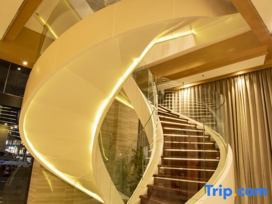 Джиангме: Easco Hotel