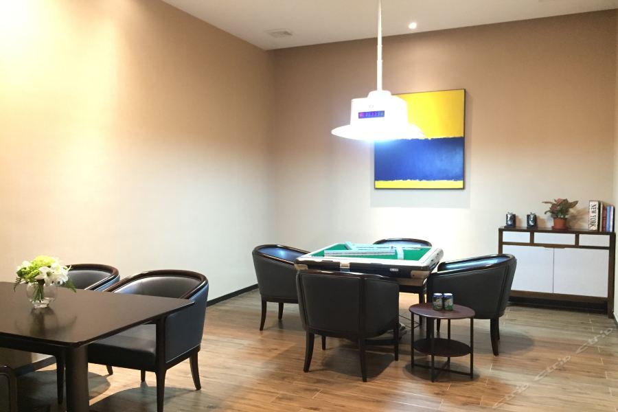 Джиангме: Easco Hotel