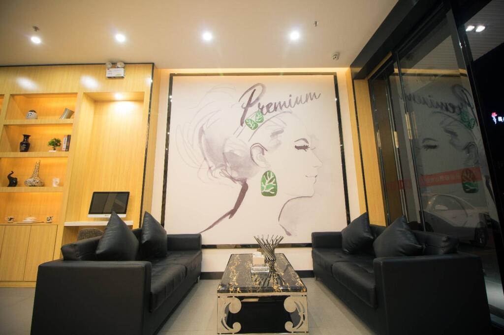 Хэчи: 7Days Premium Yizhou Train Staiton Branch