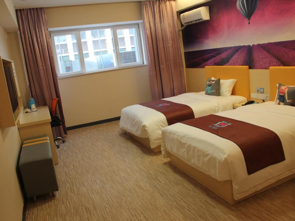 Бинжоу: Pai Hotel Zouping Bus Station
