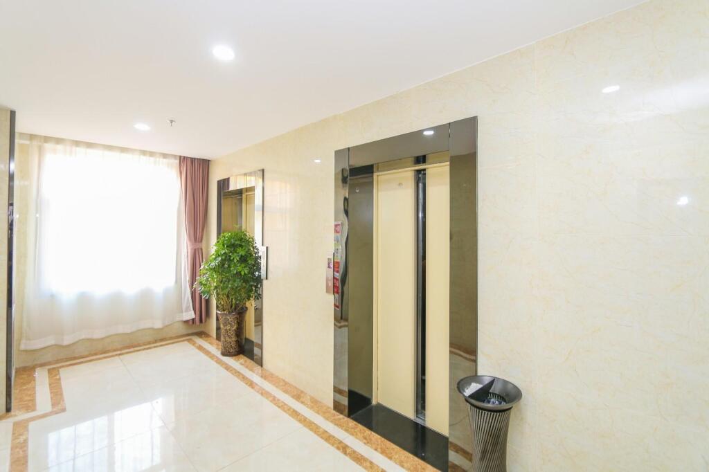 Линьфэнь: 7 Days Premium·Linfen Pingyang Nan Street