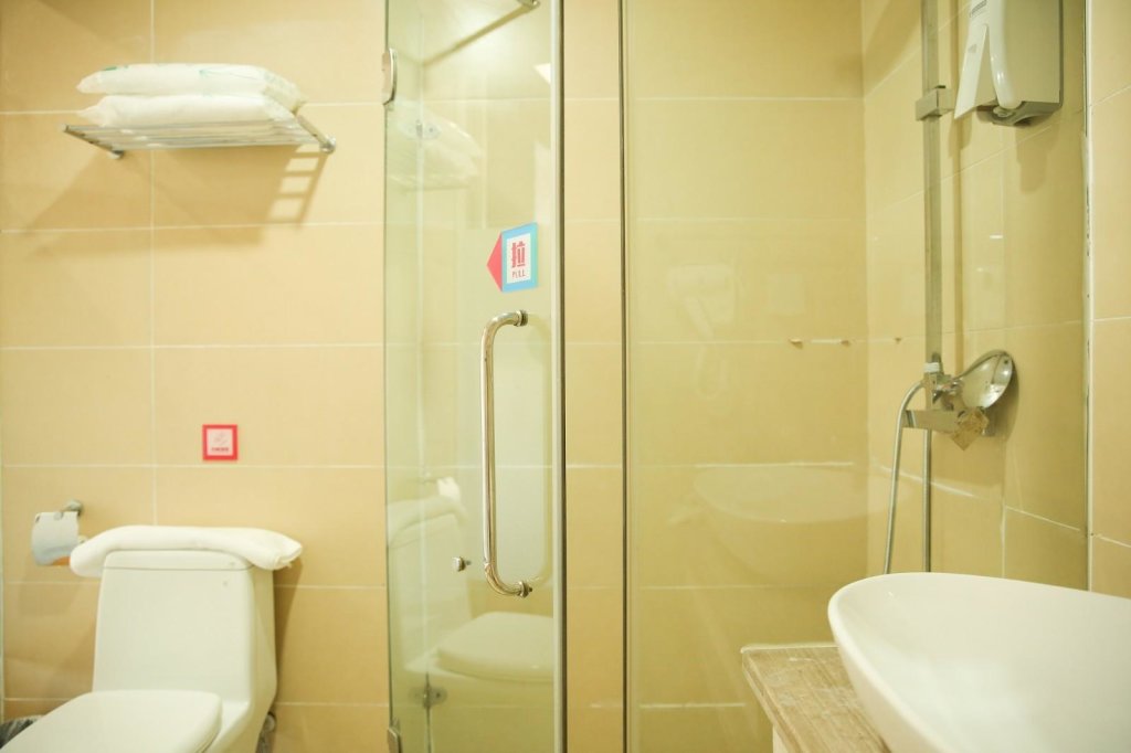 Пуян: PAI Hotels·Puyang Feilong Bus Terminal Shengli Road