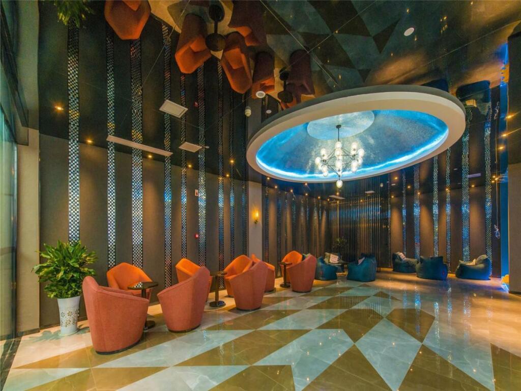 Лучжоу: Xana Hotelle·Hotel Luzhou Baizitu Square