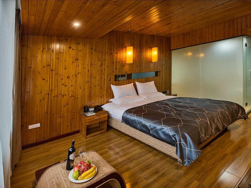 Лишуй: Chonpines Hotels·Lishui Huadun Street