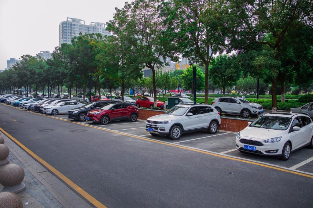Яньчэн: Jinjiang Inn Select Yancheng City Hall Julong Lake