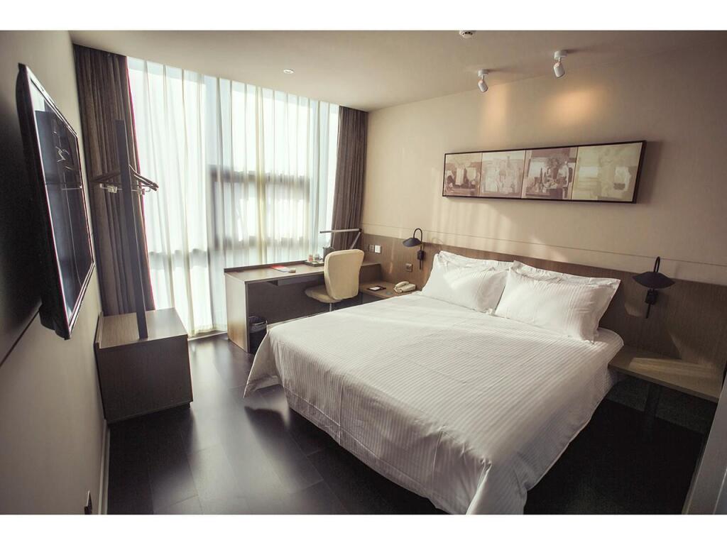Яньчэн: Jinjiang Inn Select Yancheng City Hall Julong Lake