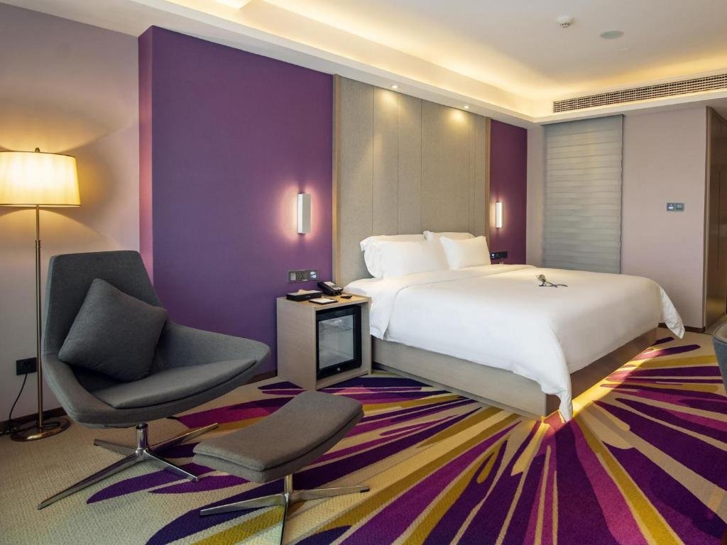 Ибинь: Lavande Hotel Yibin University City Exhibition Center