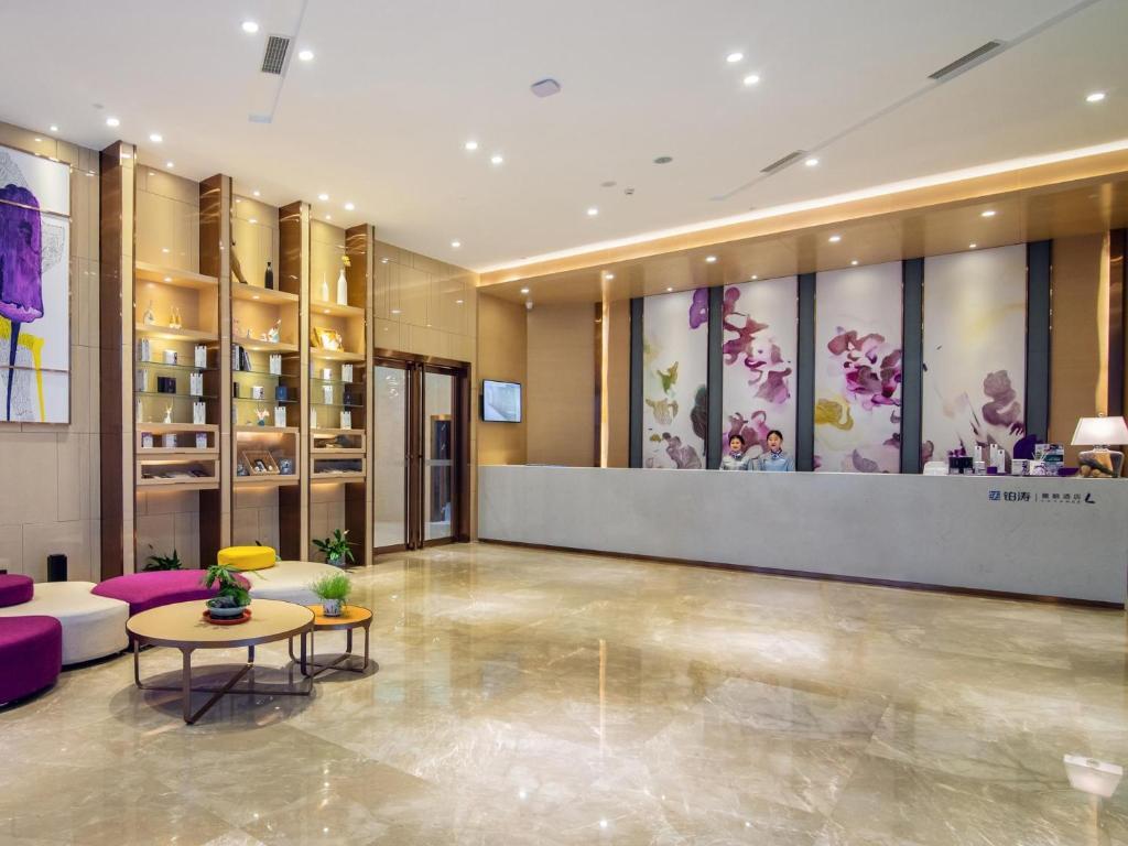 Ибинь: Lavande Hotel Yibin University City Exhibition Center