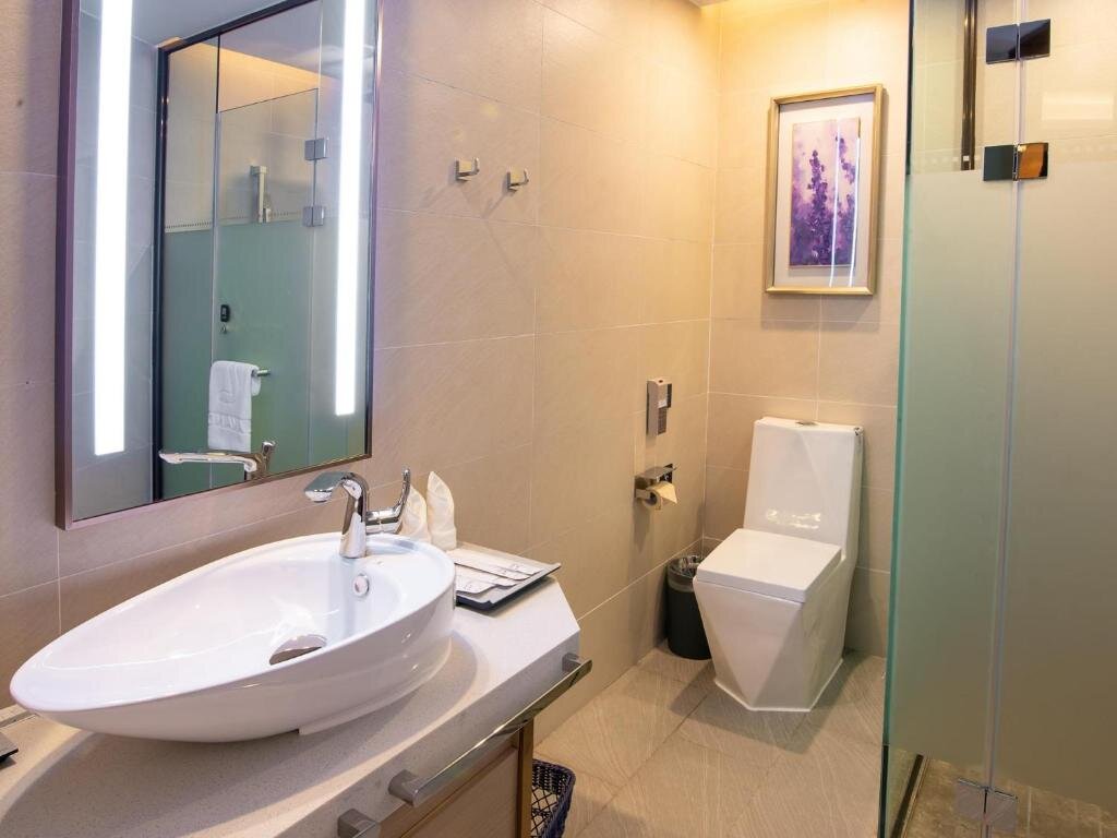 Ибинь: Lavande Hotel Yibin University City Exhibition Center