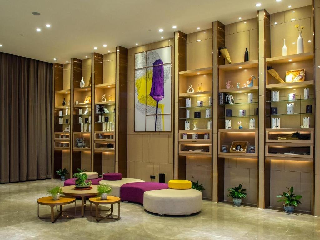 Ибинь: Lavande Hotel Yibin University City Exhibition Center