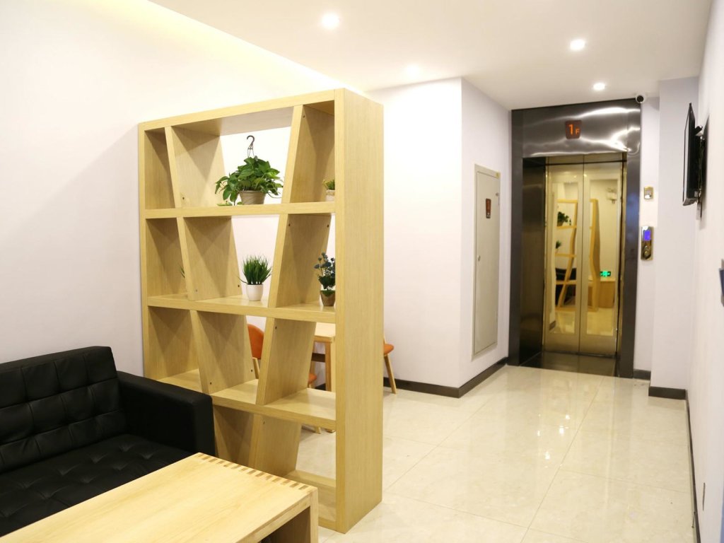 Чэндэ: 7 Days Premium·Chengde Luanping Huaxing Road