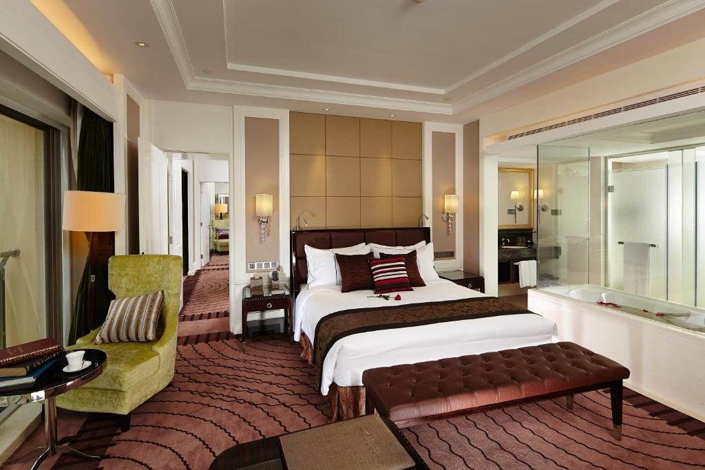 Хойчжоу: Legend International Hotel
