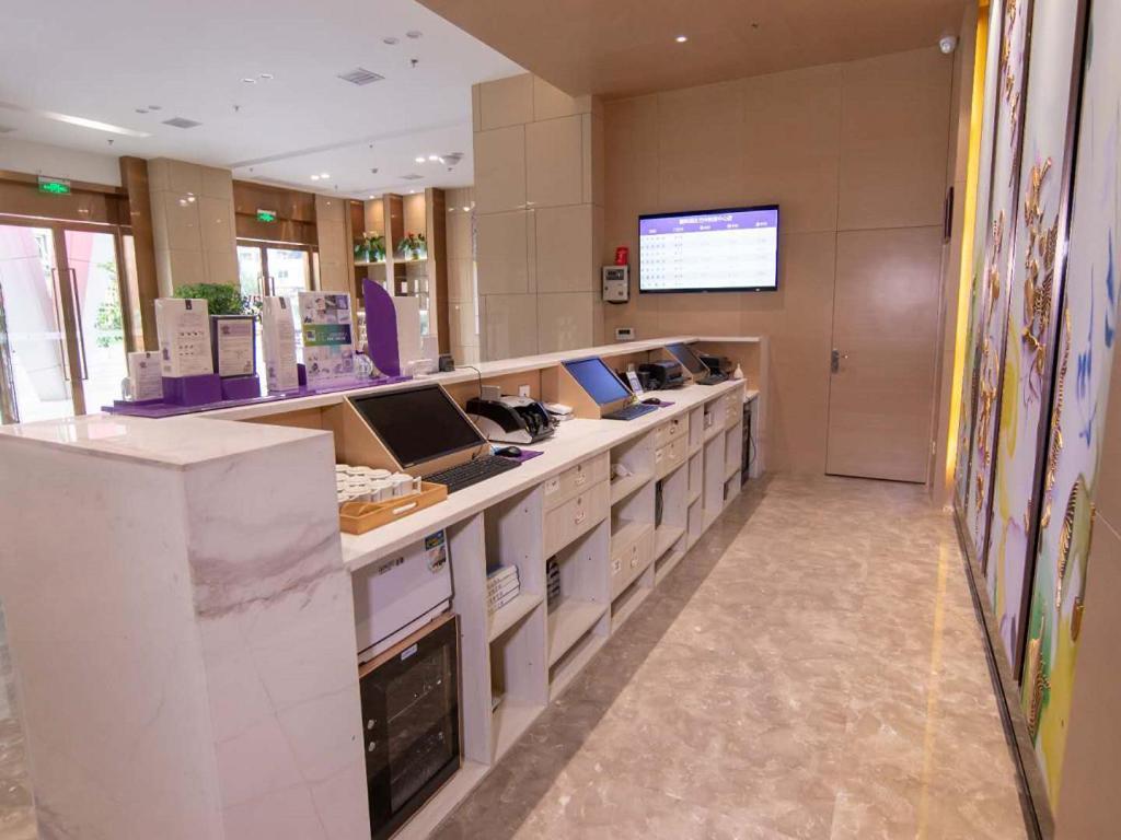 Бачжун: Lavande Hotel·Bazhong Fortune Center