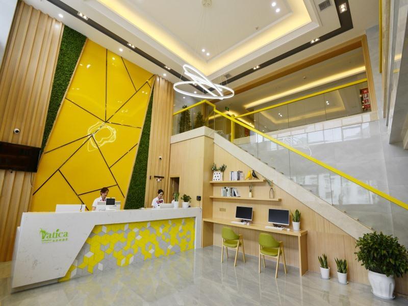 Хуанган: Vatica Huanggang Luotian County City Square Hotel