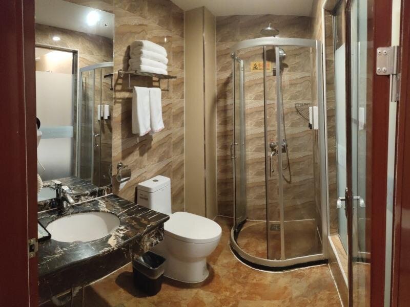Цзинин: Shell Jining Sishui Country Sishui Bus Station Hotel