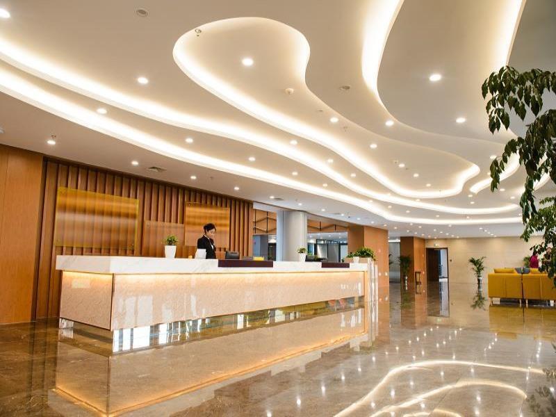 Жичжао: GreenTree Eastern Rizhao High Speed Railway Station Hotel