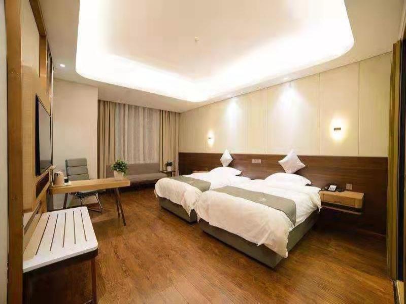 Жичжао: GreenTree Eastern Rizhao High Speed Railway Station Hotel