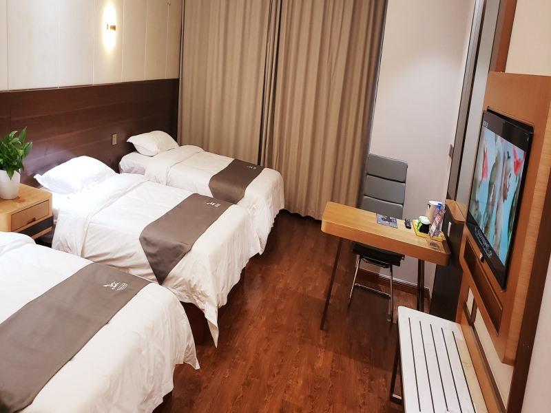 Жичжао: GreenTree Eastern Rizhao High Speed Railway Station Hotel